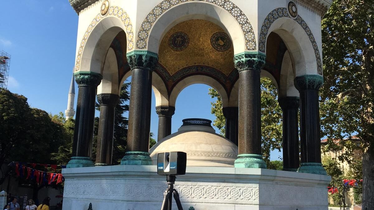 Datageomatic, Sultanahmet Alman Çeşmesi'nin 3 boyutlu modelini çıkardı. Yapay zeka destekli fotogrametri örneği.